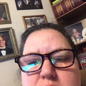 Meet your Posher, Caroline